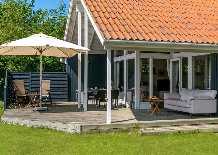 Semesterbostad 3 Bedroom Lovely In Store Fuglede